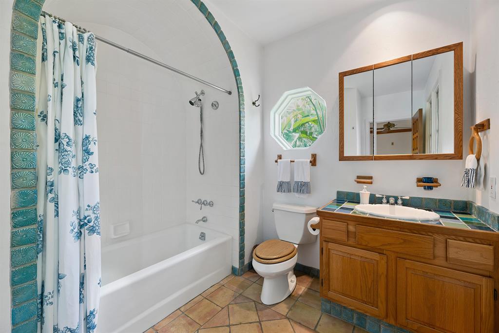 BIENESTAR CONDO - Residential