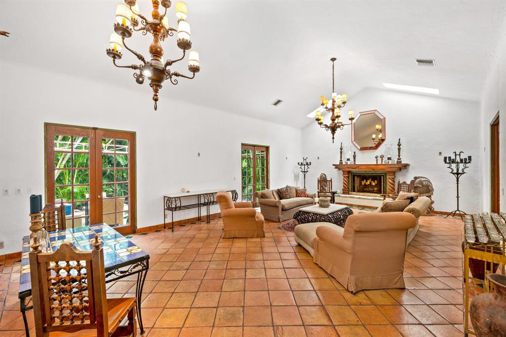 BIENESTAR CONDO - Residential