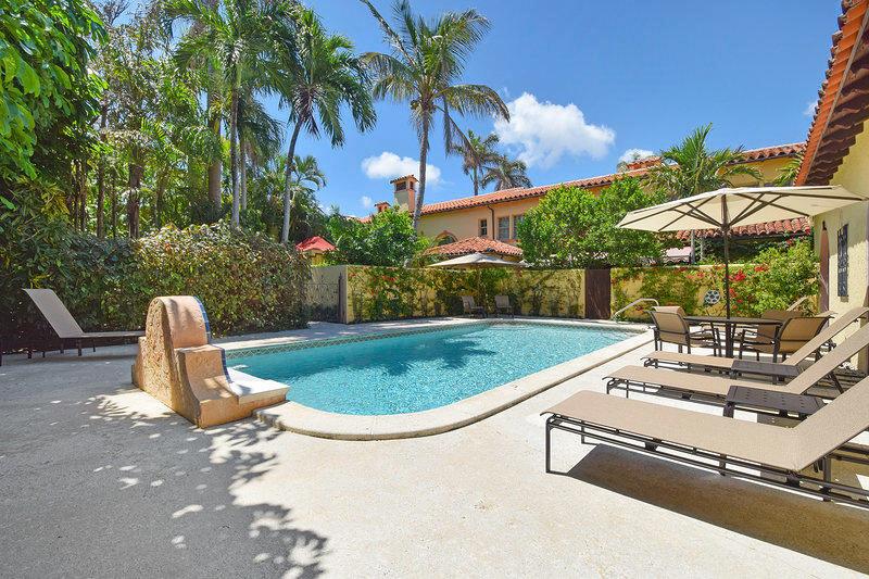 BIENESTAR CONDO - Residential