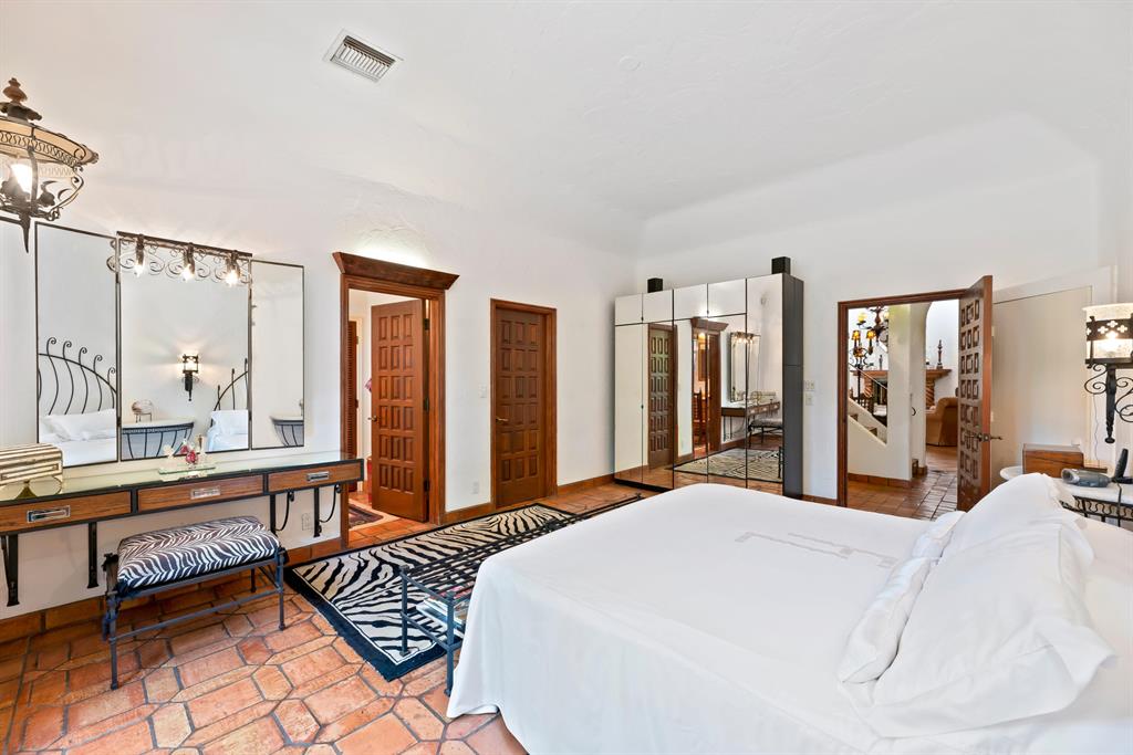 BIENESTAR CONDO - Residential