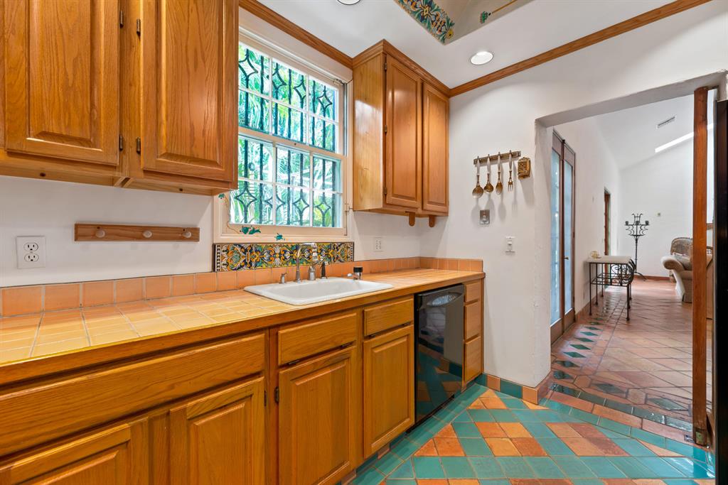 BIENESTAR CONDO - Residential