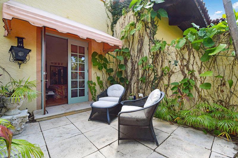 BIENESTAR CONDO - Residential