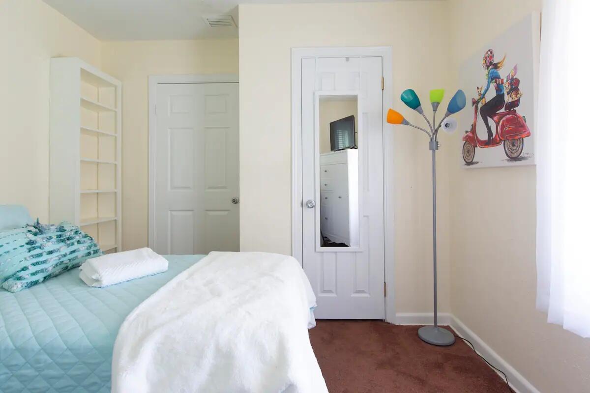 LAKE WORTH TOWN OF - Residential