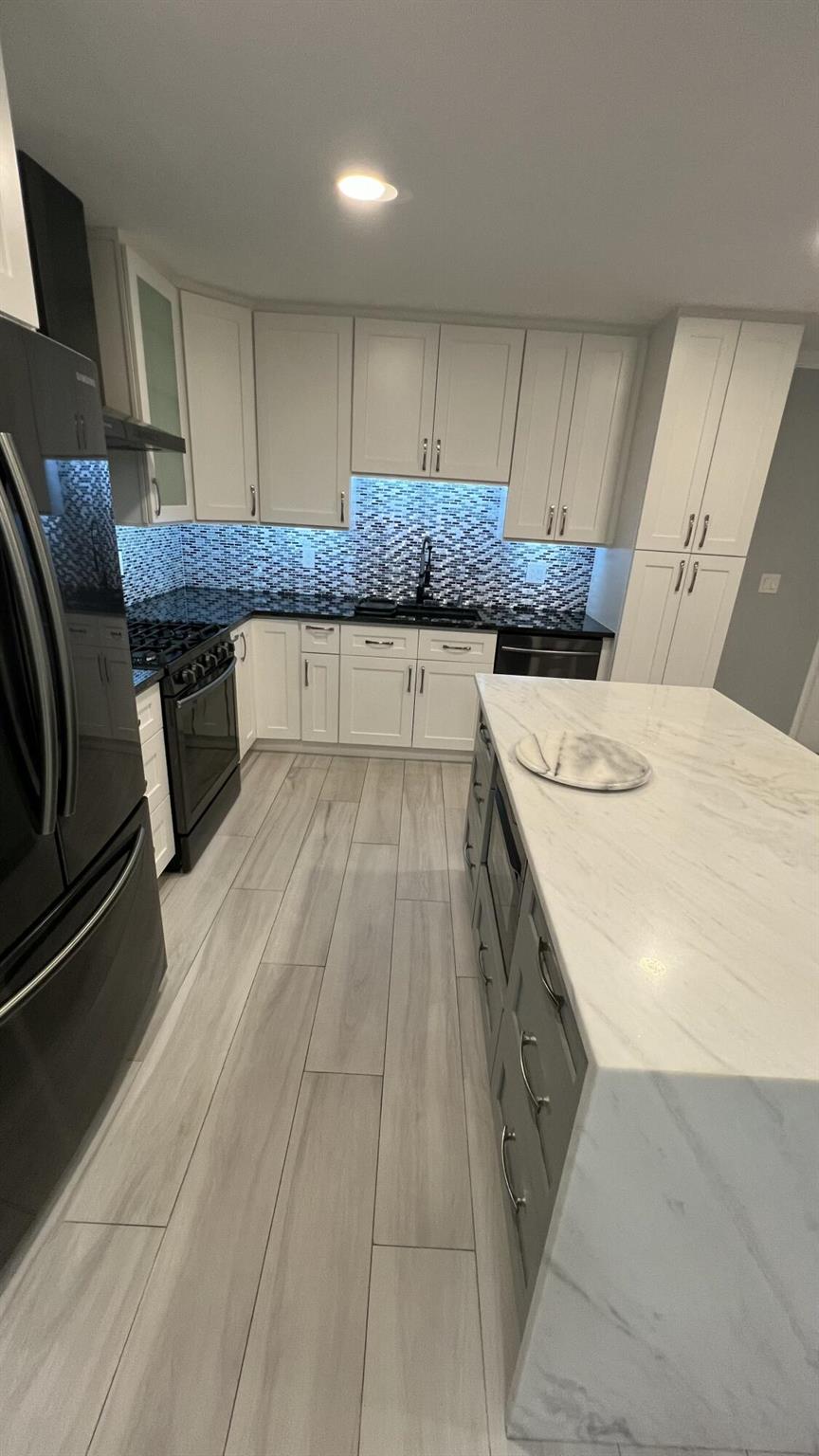 CITY SQUARE - Residential Lease