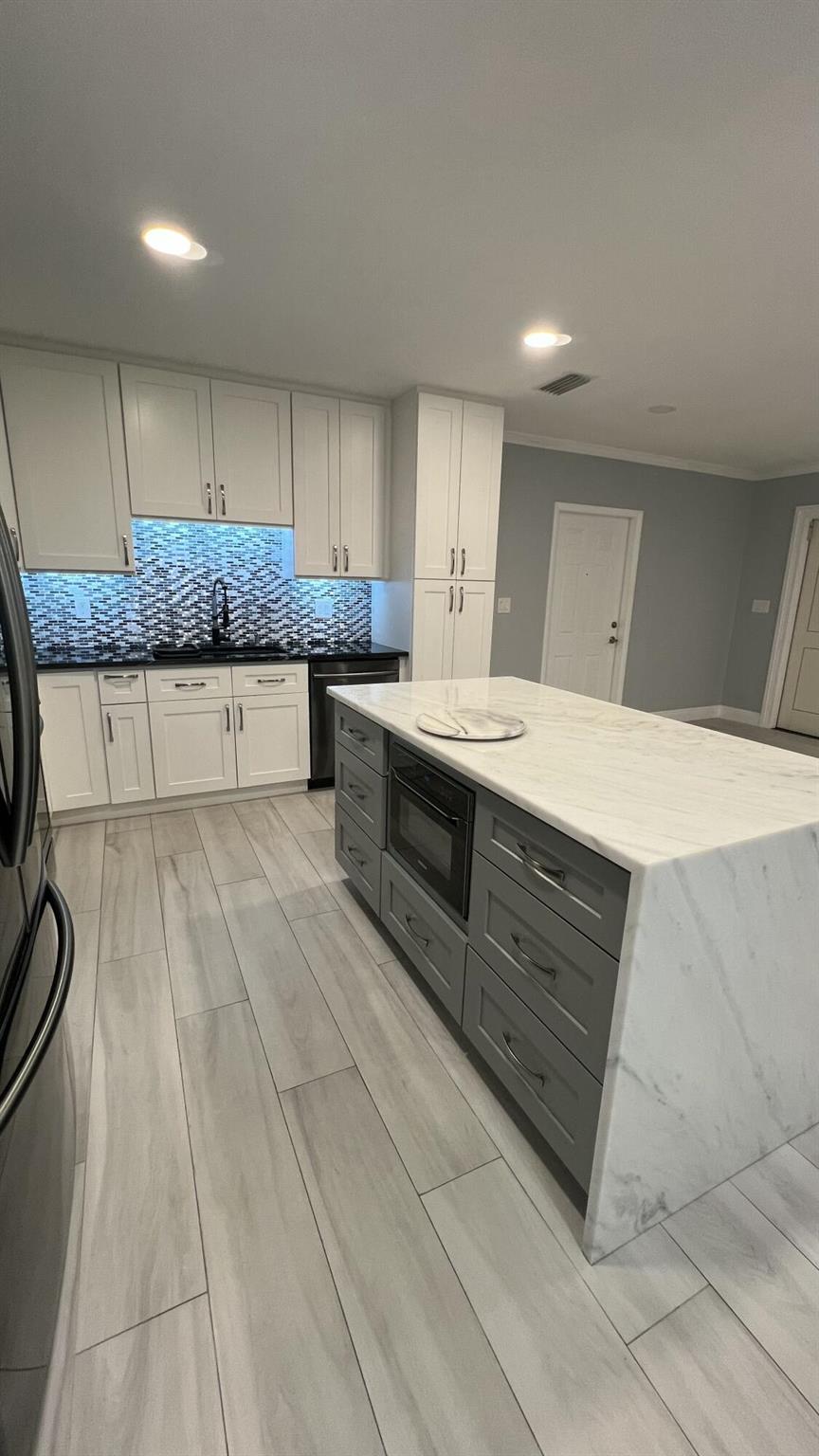 CITY SQUARE - Residential Lease