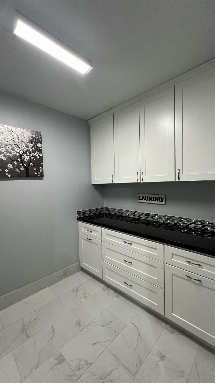 CITY SQUARE - Residential Lease