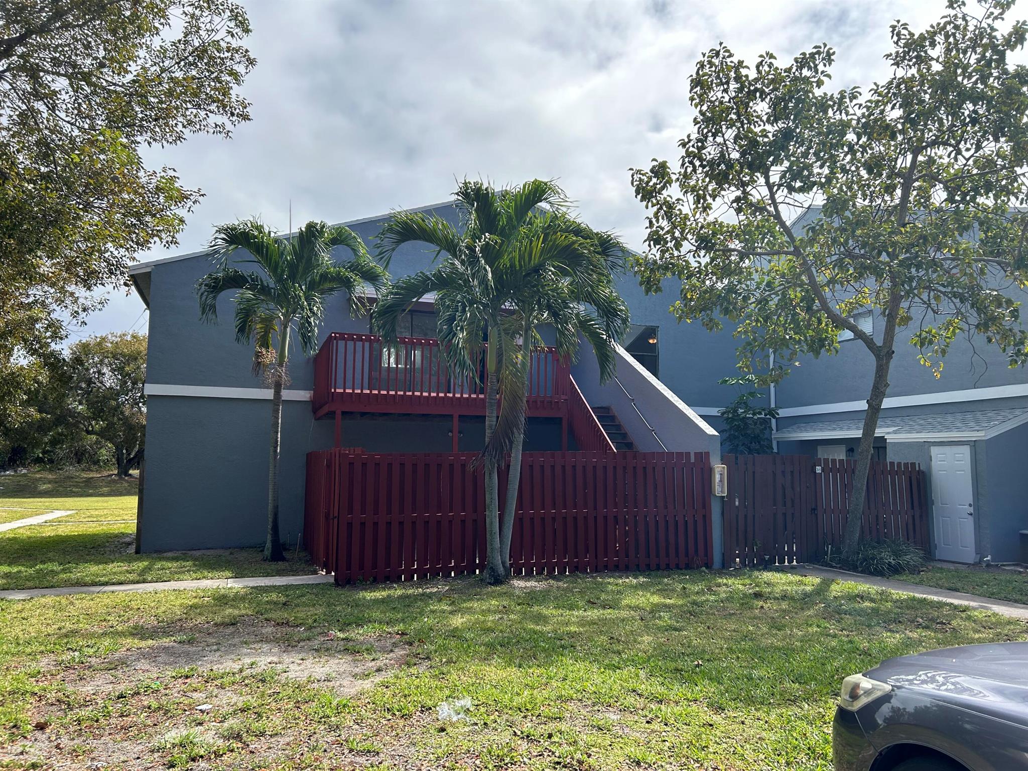 Freshly painted and fully upgraded 2 bedroom/2 baths. Granite counter tops, tile in living area and wood flooring in bedrooms. Master bath has shower with marble tub. Lovely deck area to relax and enjoy your morning coffee. Stackable washer and dryer inside unit. The community comes with tennis court, pool, and tot playground. Close to the beach, intracoastal park, shopping, and I-95. Condo Association requires a minimum 650 credit score.
