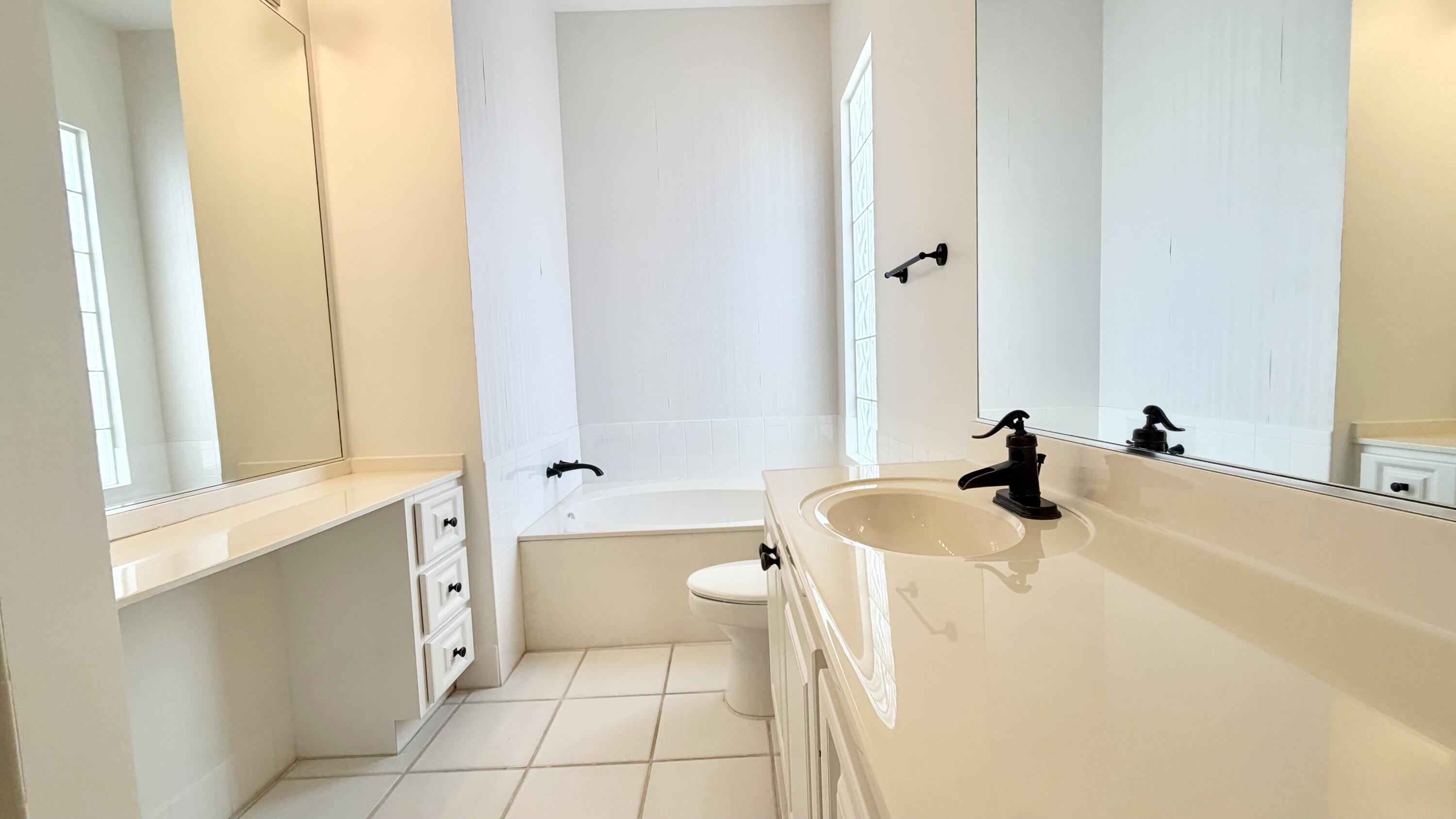 RIVERWALK - Residential