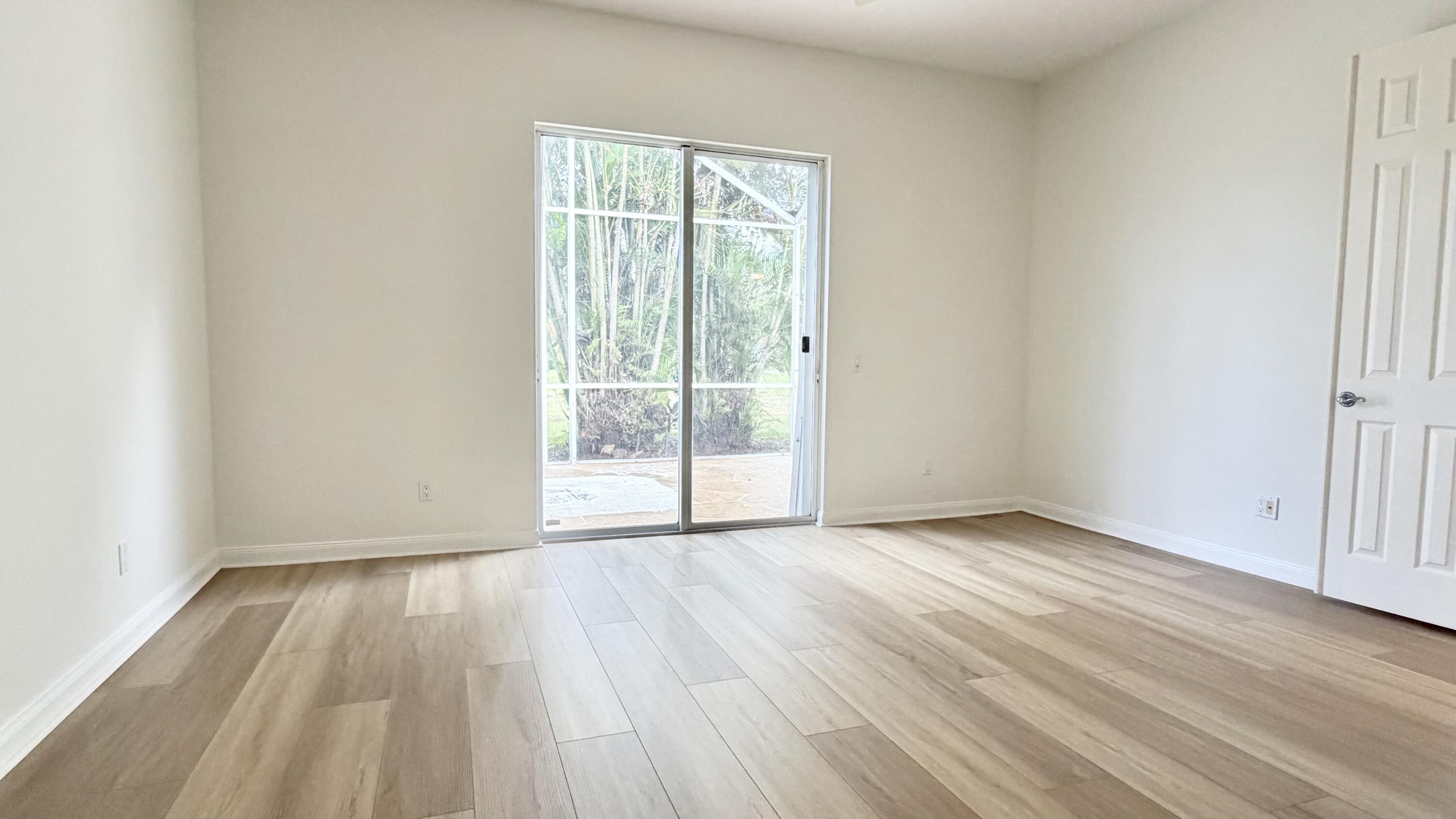 RIVERWALK - Residential