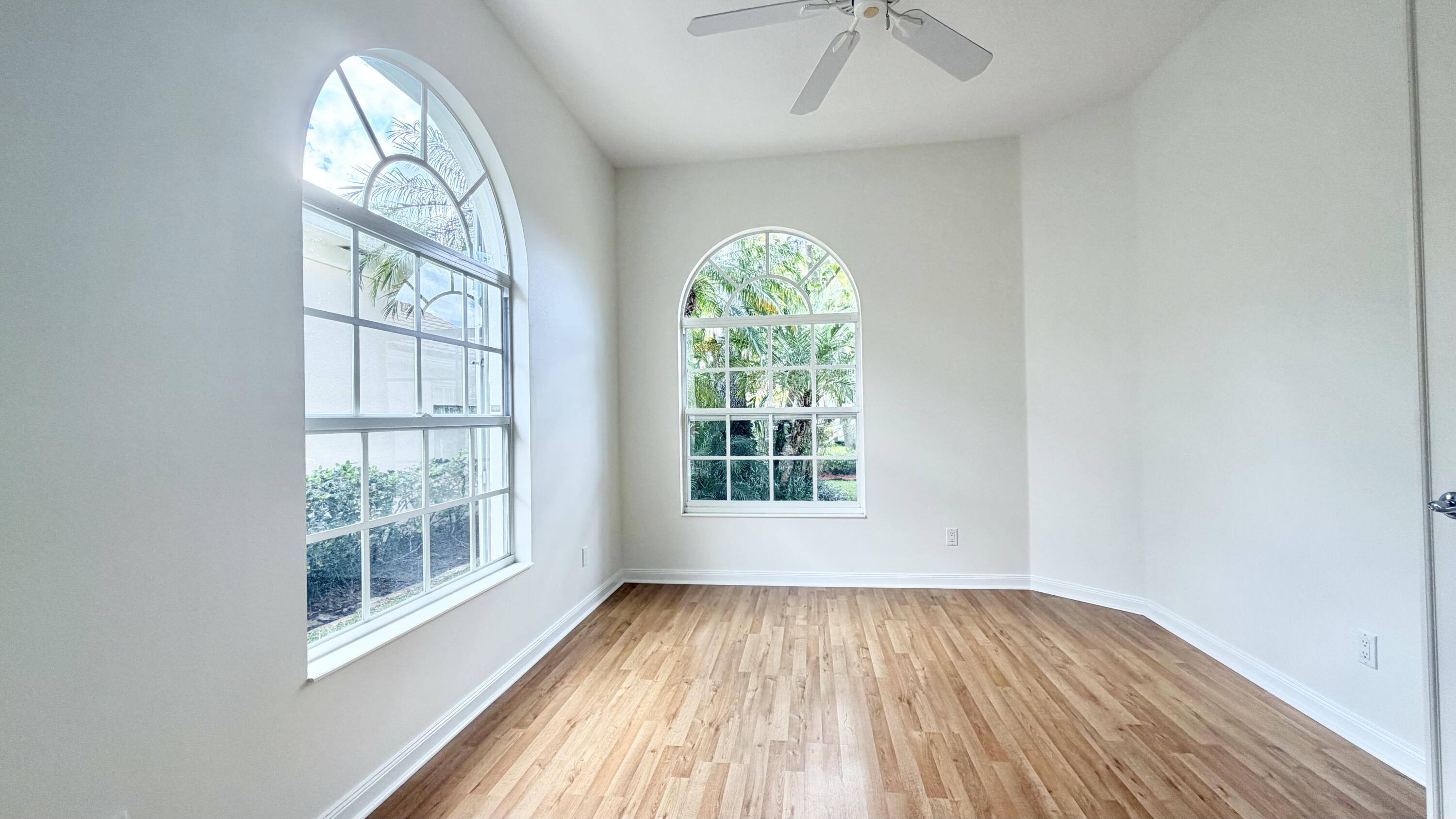 RIVERWALK - Residential