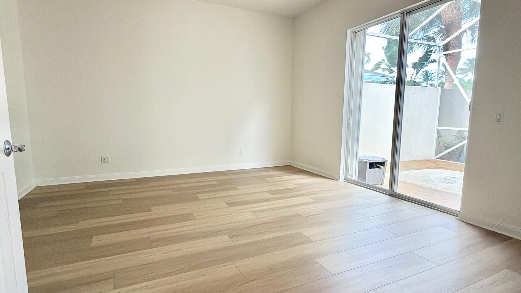 RIVERWALK - Residential