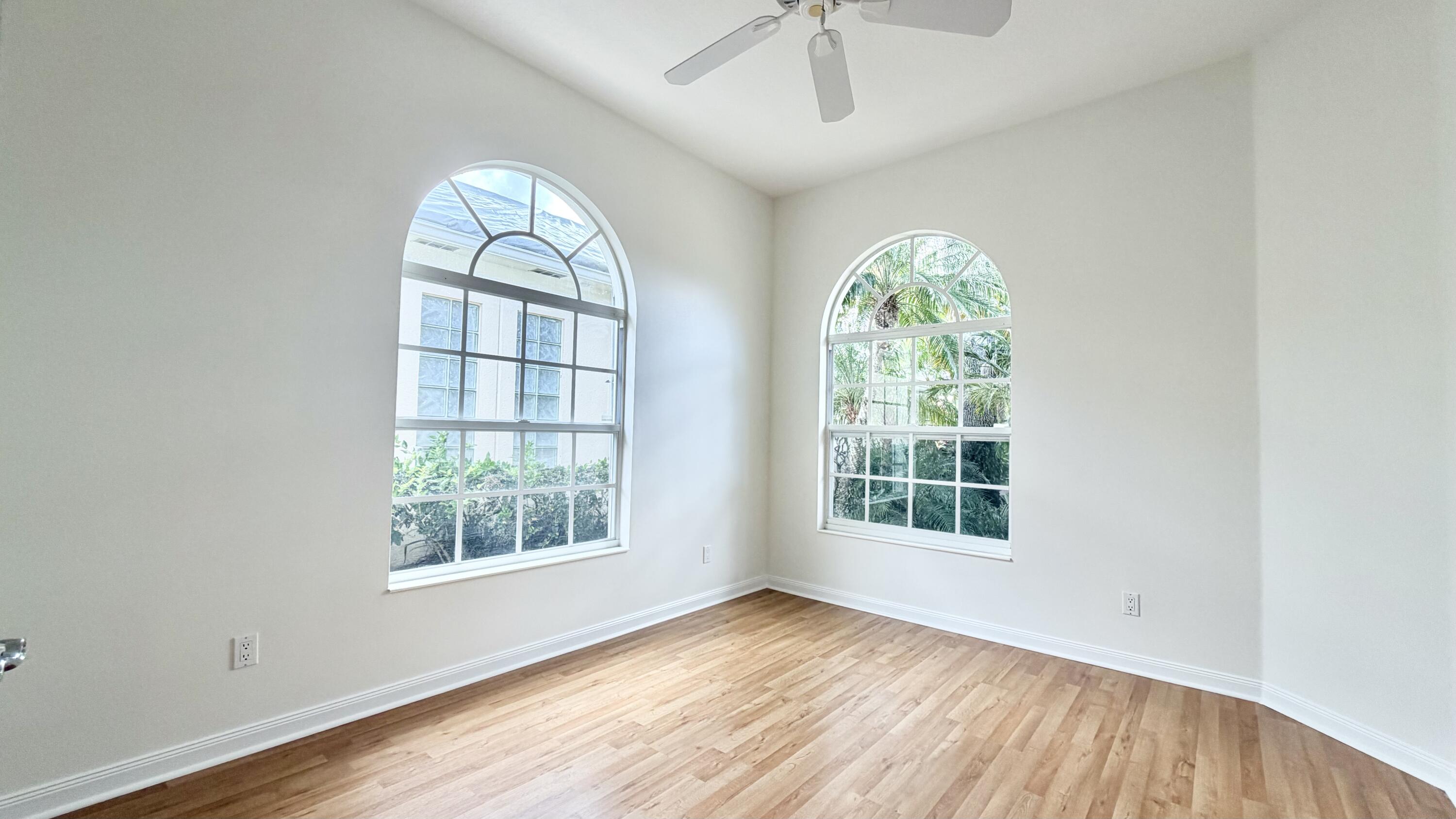 RIVERWALK - Residential