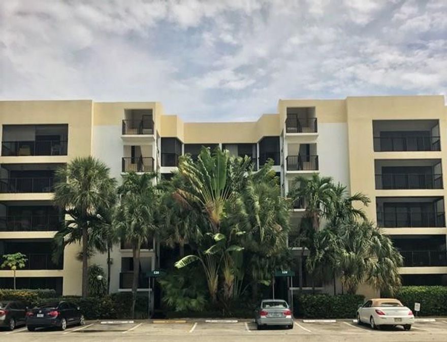 Within Walking Distance to Fort Lauderdale Beach and Minutes to Las Olas. Ideal Corner Unit Location in Boutique Building. Fully Upgraded, Like-New, Bright and Spacious, Featuring Upgraded Flooring, Kitchen and Baths with Washer/Dryer.  Only 2 Units Per Floor. Large Screened Balcony with Added Storage. Pet Under 20Lbs is welcomed. Unit May Also be Rented immediately After Closing. Community Pool and Barbeque Area. Maintenance is only $250 per Month. Location! Location!