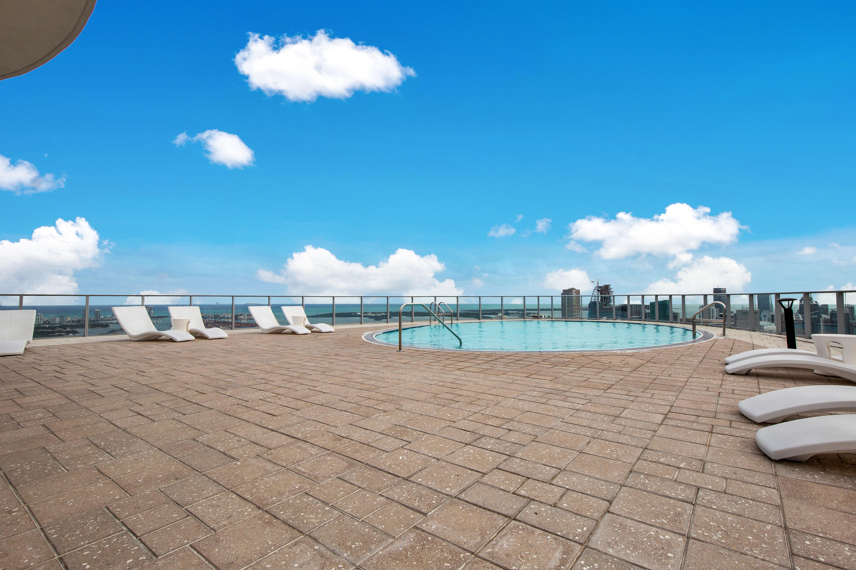 PARAMOUNT MIAMI WORLDCENTER CONDO - Residential Lease