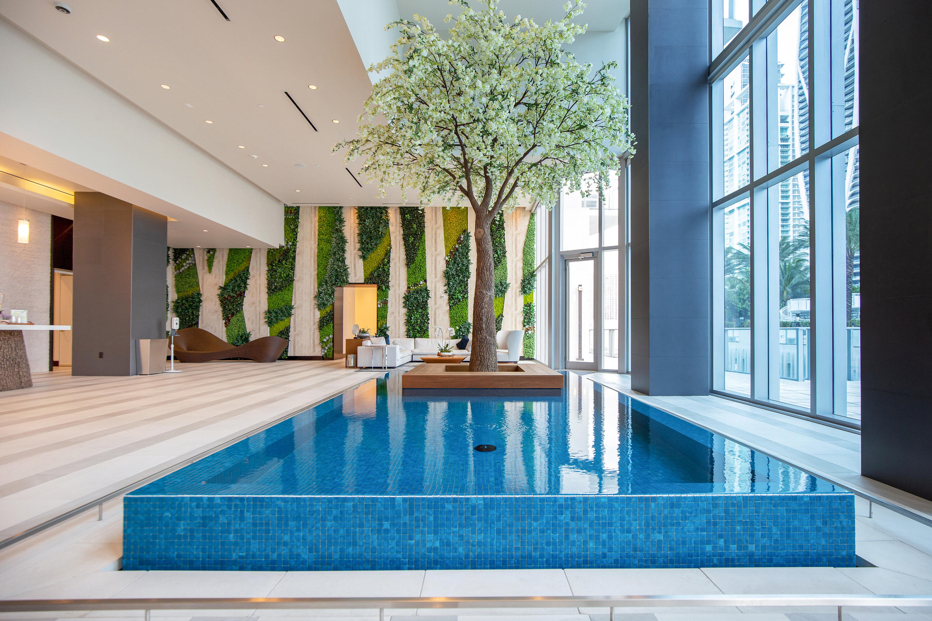 PARAMOUNT MIAMI WORLDCENTER CONDO - Residential Lease