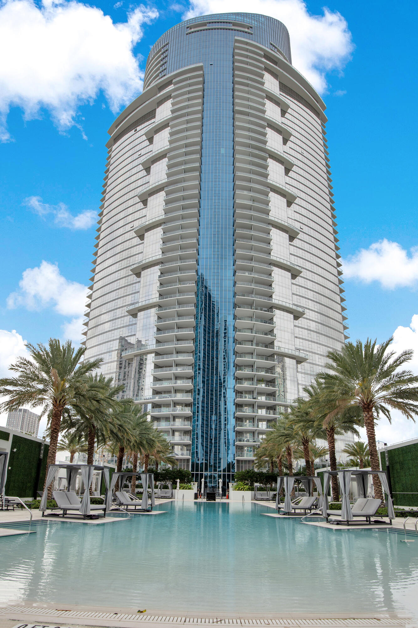 PARAMOUNT MIAMI WORLDCENTER CONDO - Residential Lease