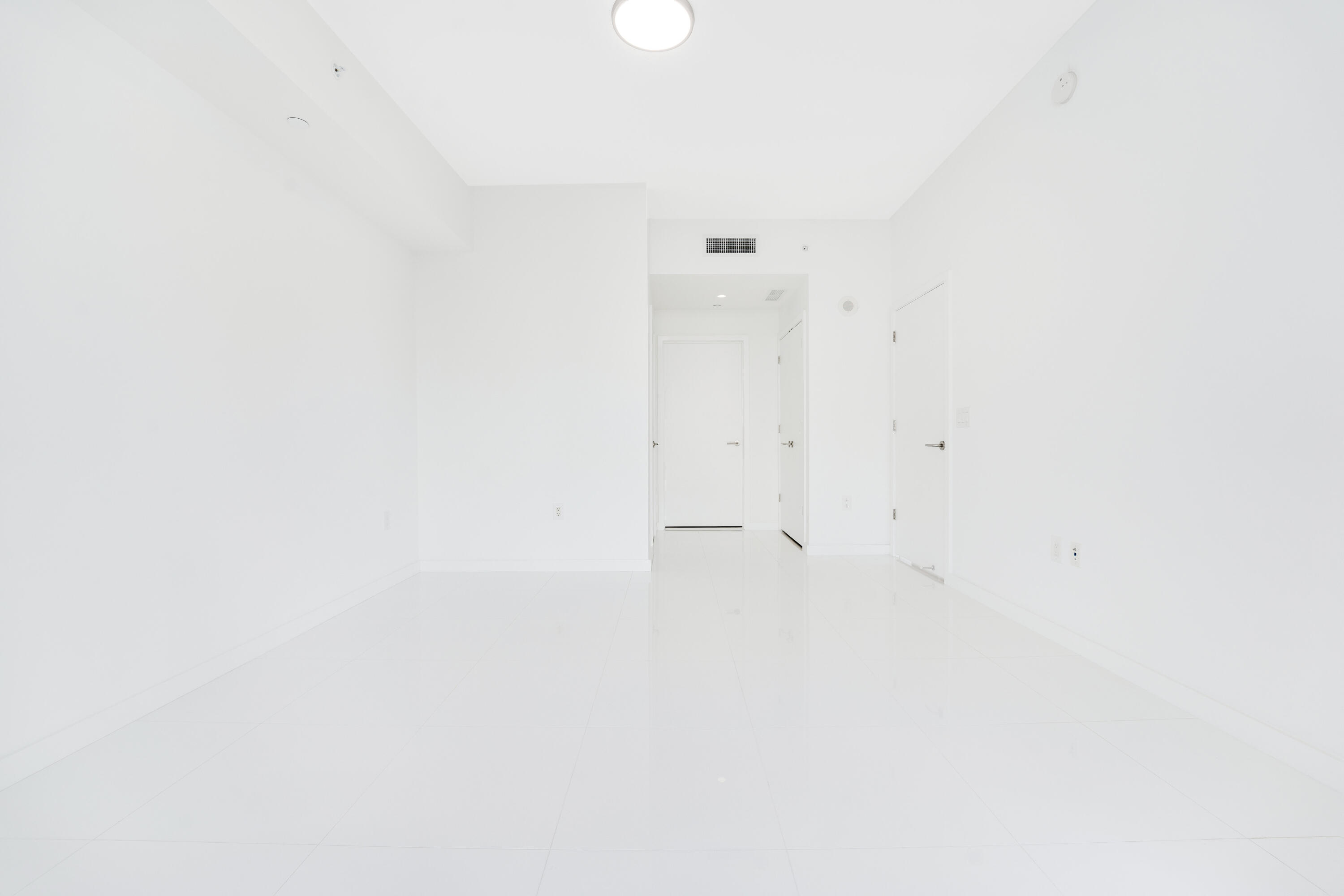 PARAMOUNT MIAMI WORLDCENTER CONDO - Residential Lease