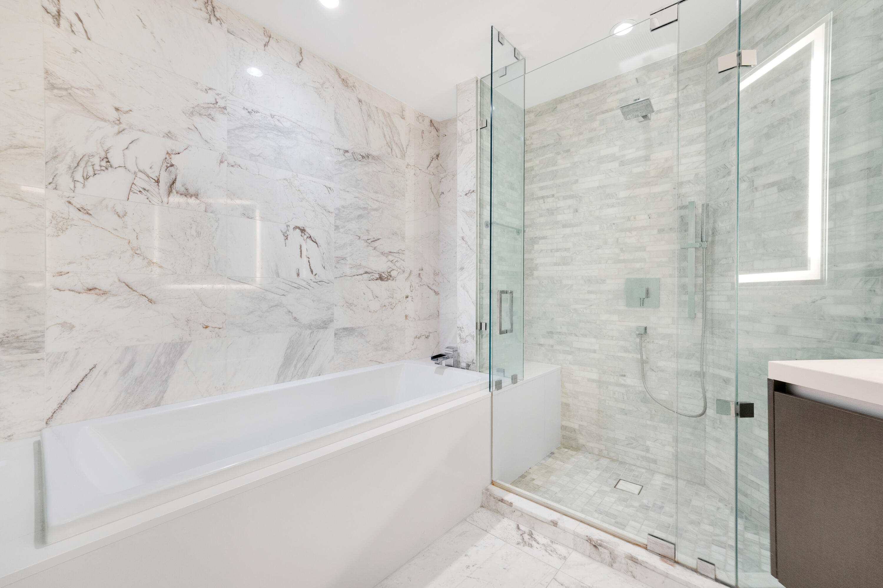 PARAMOUNT MIAMI WORLDCENTER CONDO - Residential Lease