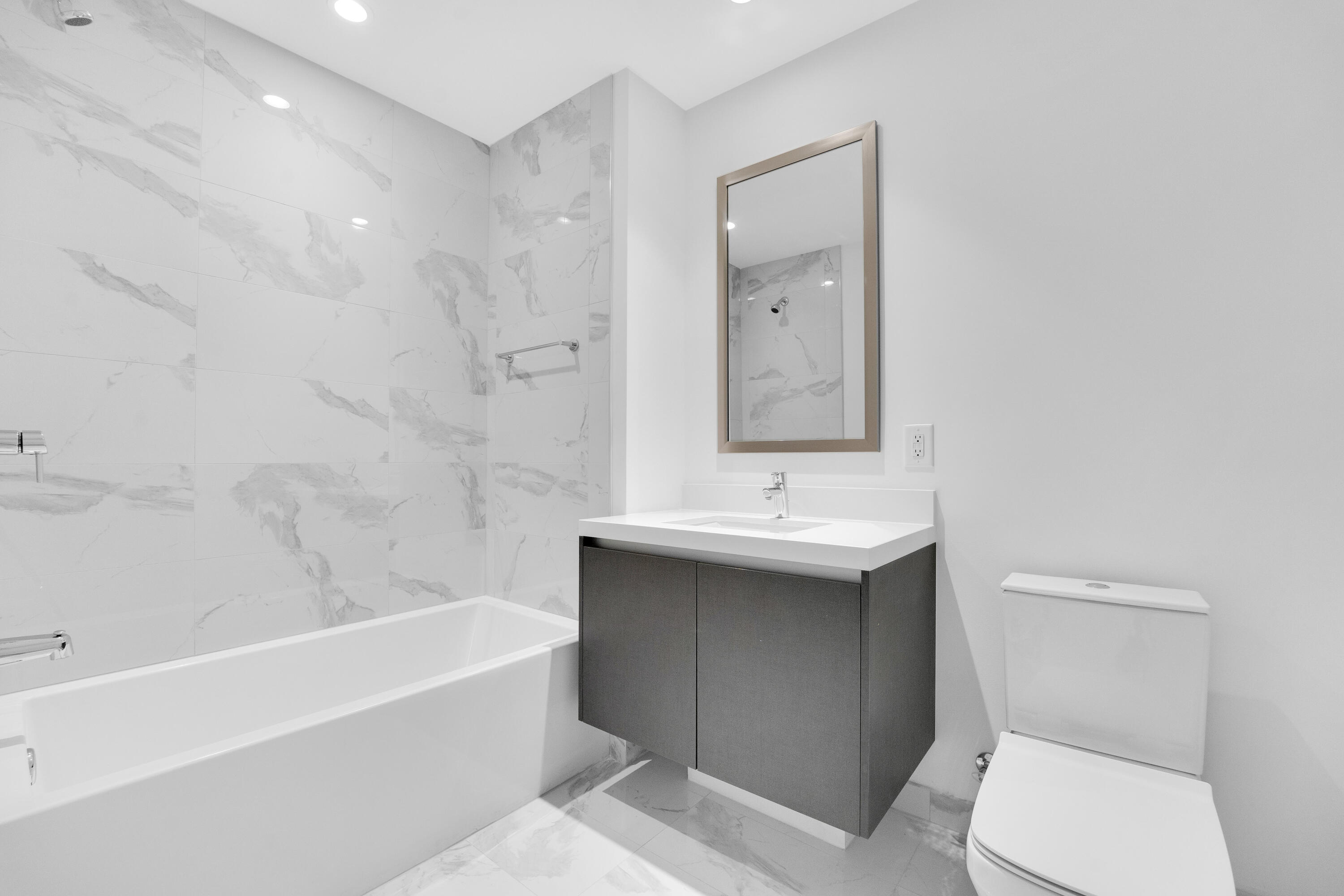 PARAMOUNT MIAMI WORLDCENTER CONDO - Residential Lease