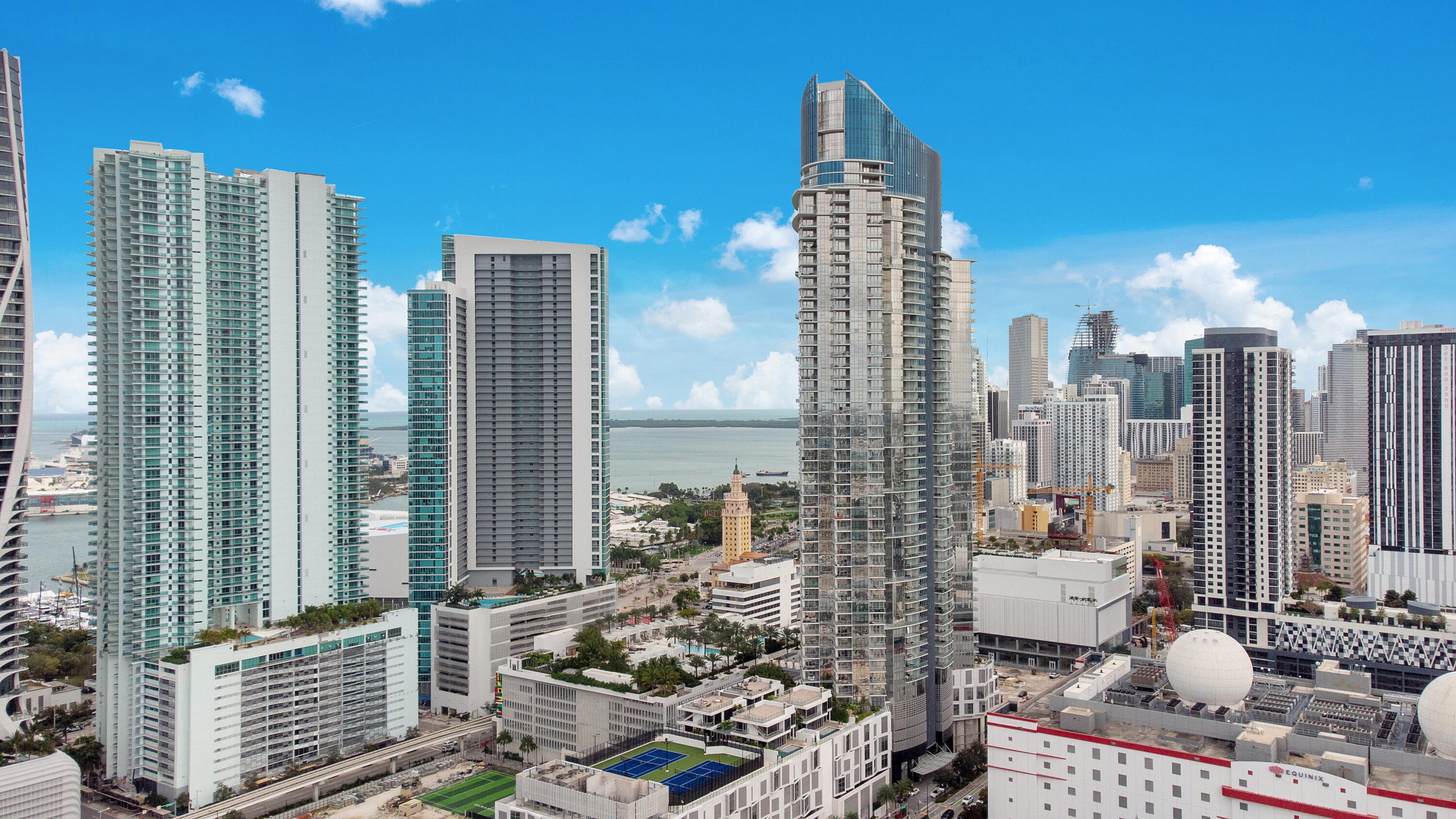 PARAMOUNT MIAMI WORLDCENTER CONDO - Residential Lease