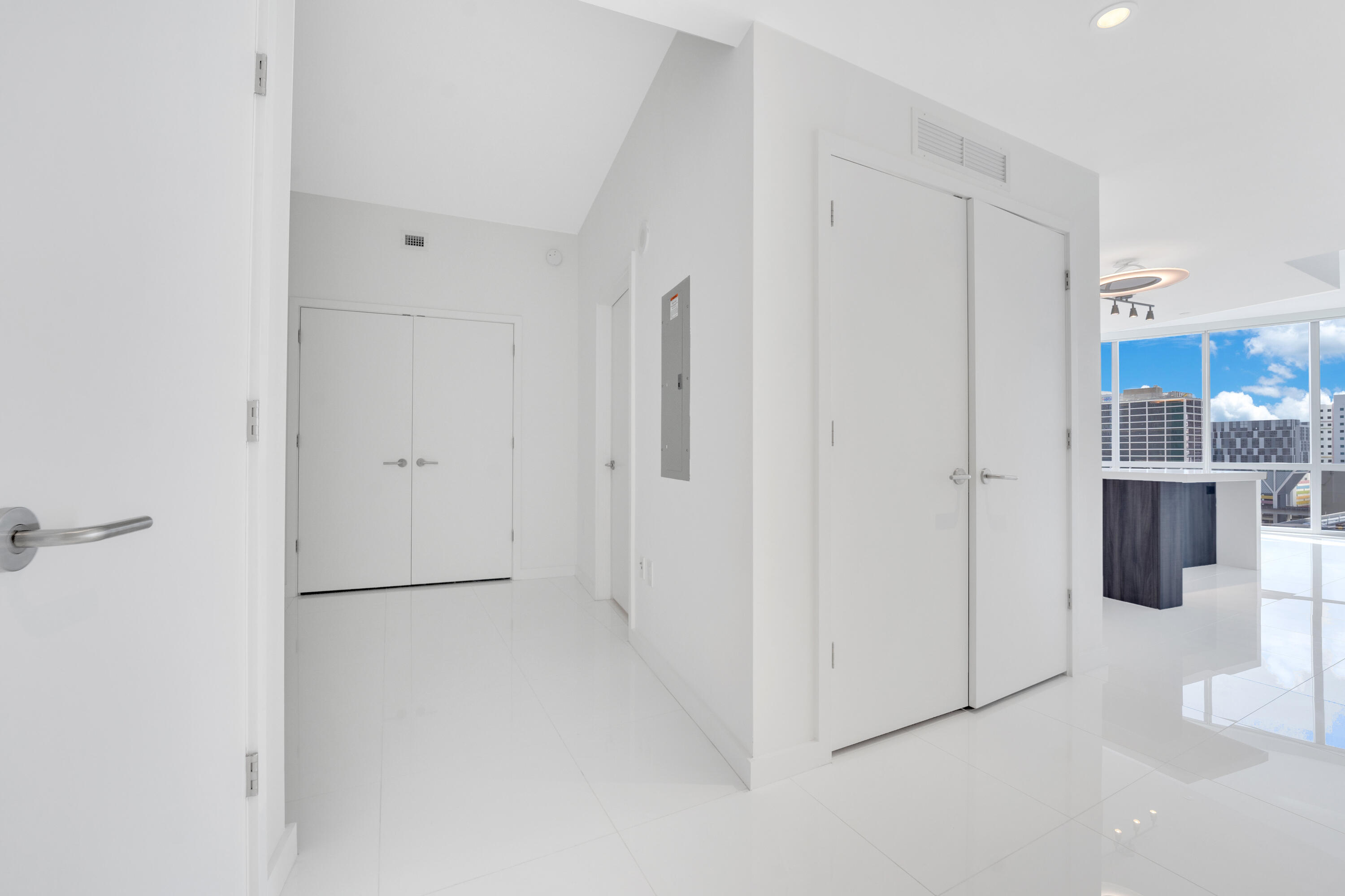 PARAMOUNT MIAMI WORLDCENTER CONDO - Residential Lease