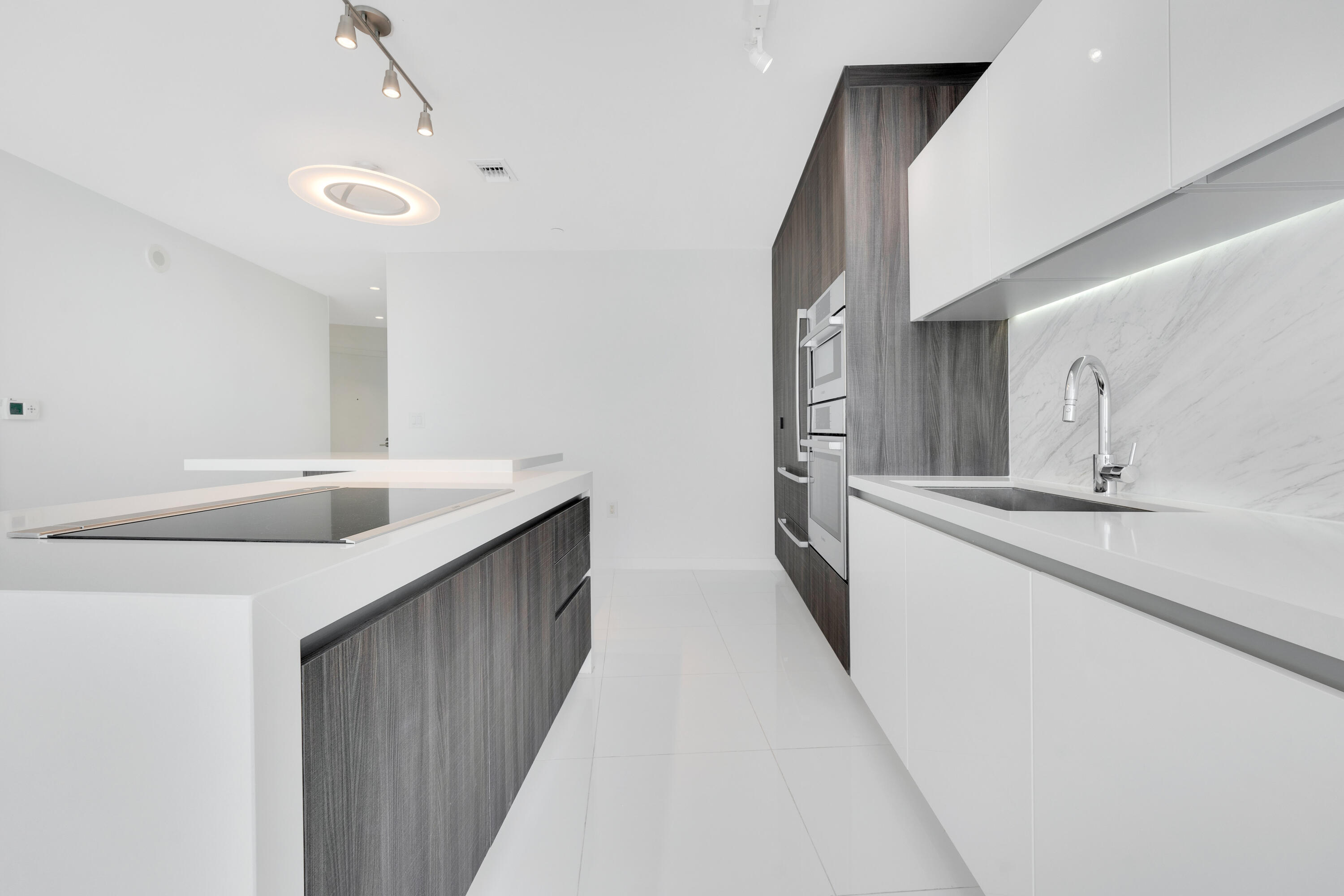 PARAMOUNT MIAMI WORLDCENTER CONDO - Residential Lease