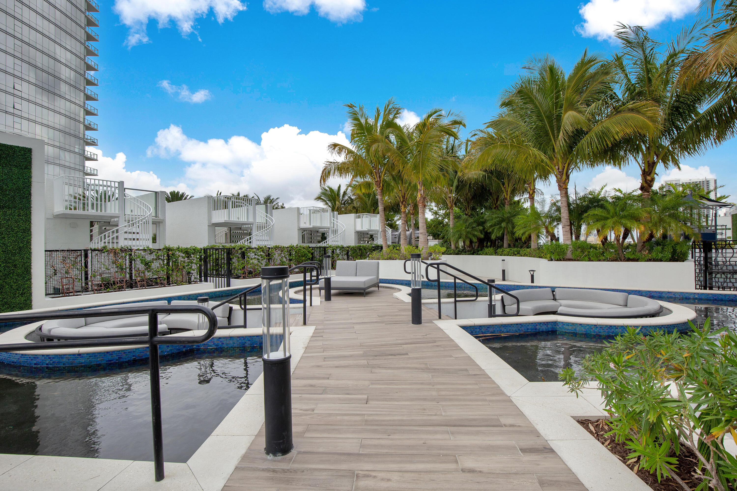 PARAMOUNT MIAMI WORLDCENTER CONDO - Residential Lease