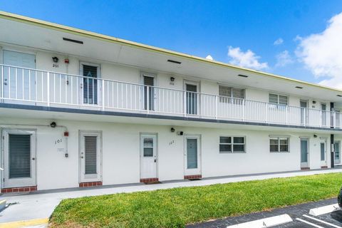 1113 Lake Terrace 102 Boynton Beach FL 33426