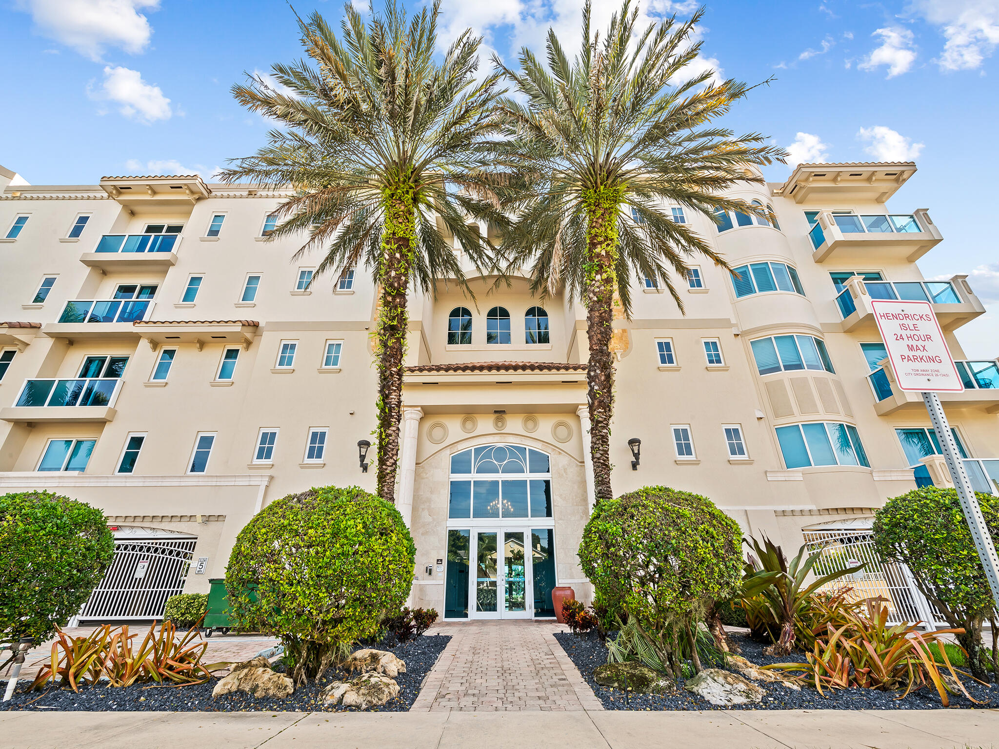 ARIA AT LAS OLAS CONDO - Residential Lease