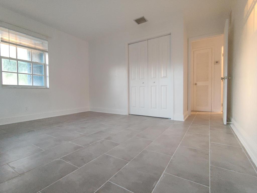 NORTH PALM BCH 1 - Residential Lease