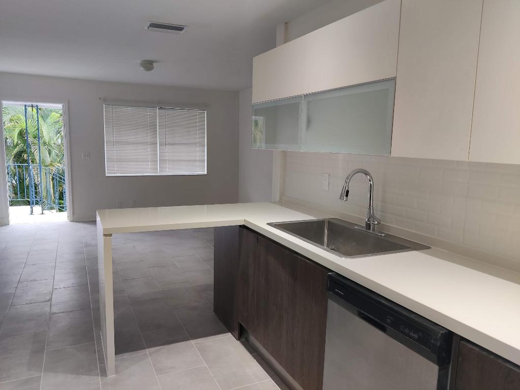 NORTH PALM BCH 1 - Residential Lease