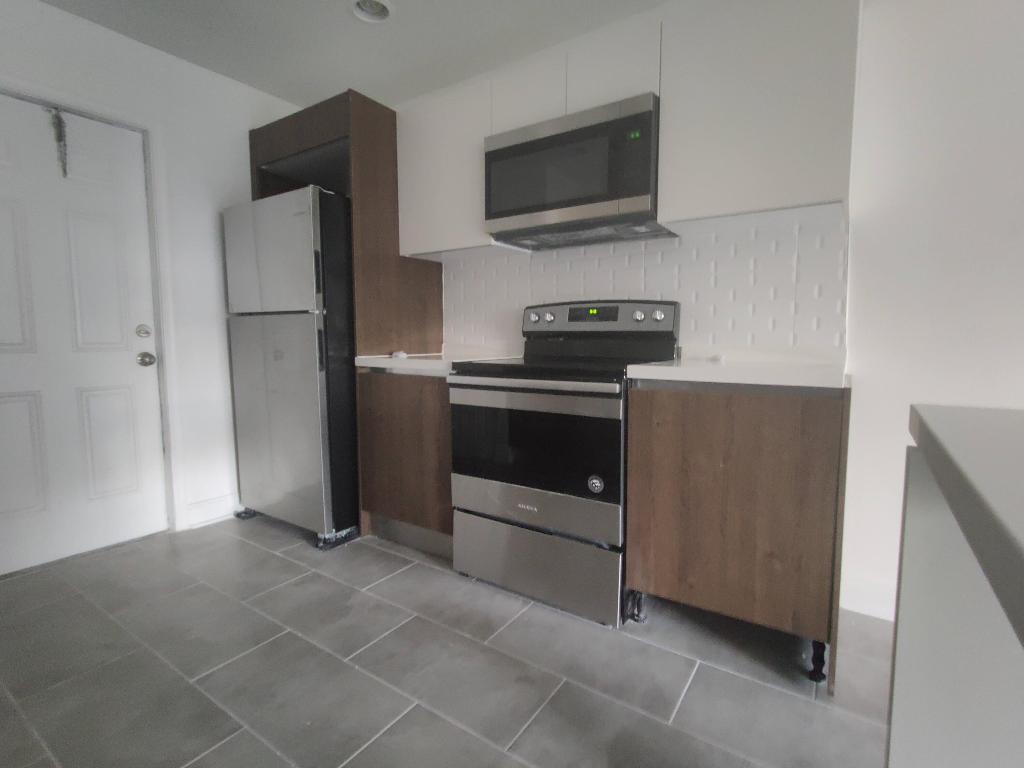 NORTH PALM BCH 1 - Residential Lease