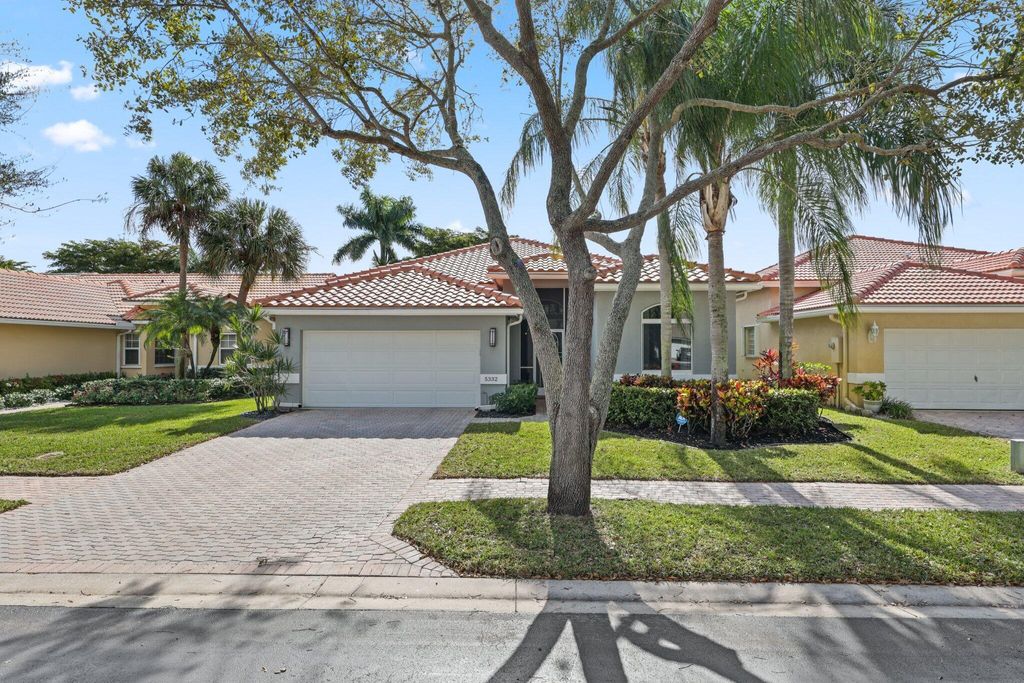 Photo of 5332 Grande Palm Circle, Delray Beach, FL 33484 (MLS # R11058521)