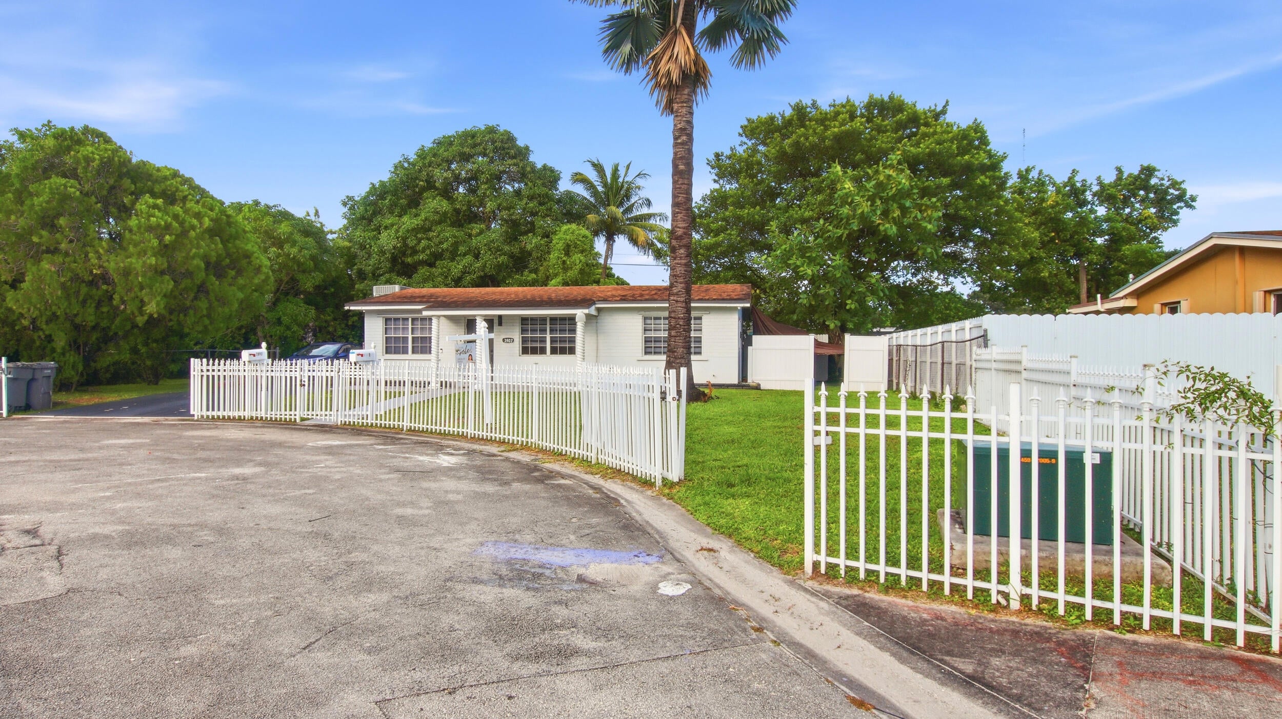 3907 SW 59TH Avenue 1