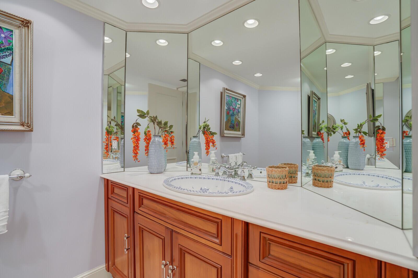 LANDFALL CONDO - Residential