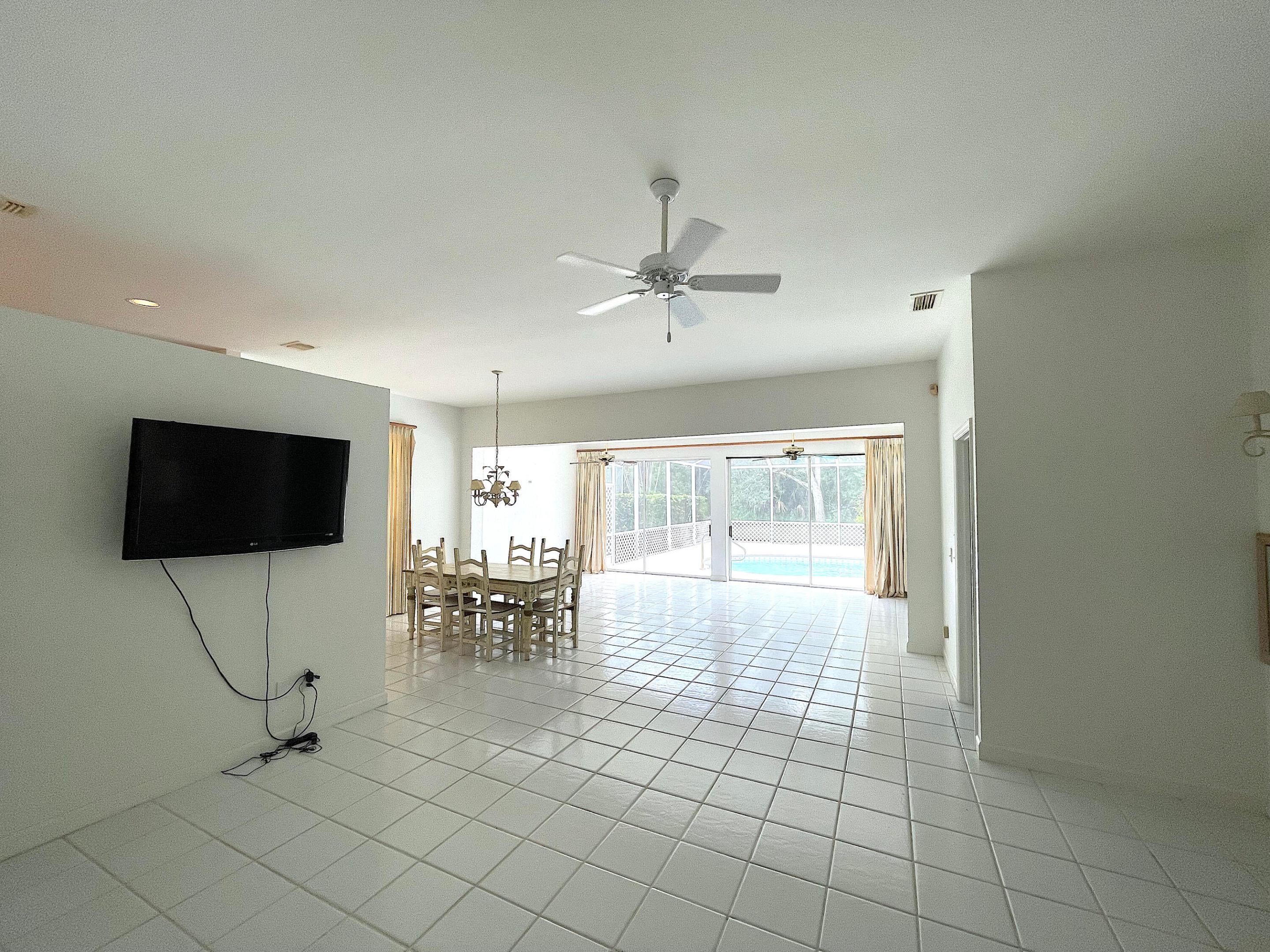 9437 POINCIANA Court