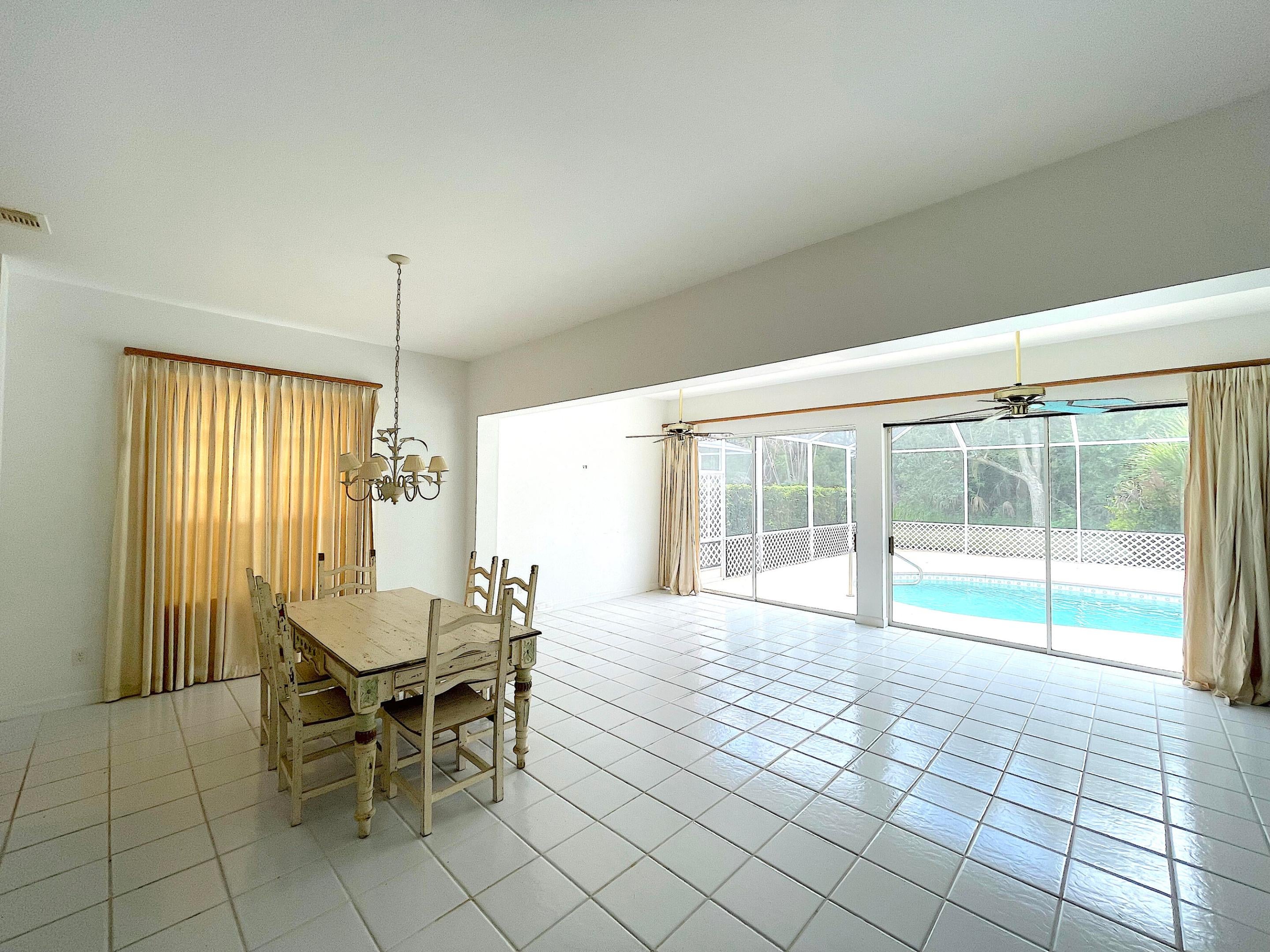 9437 POINCIANA Court