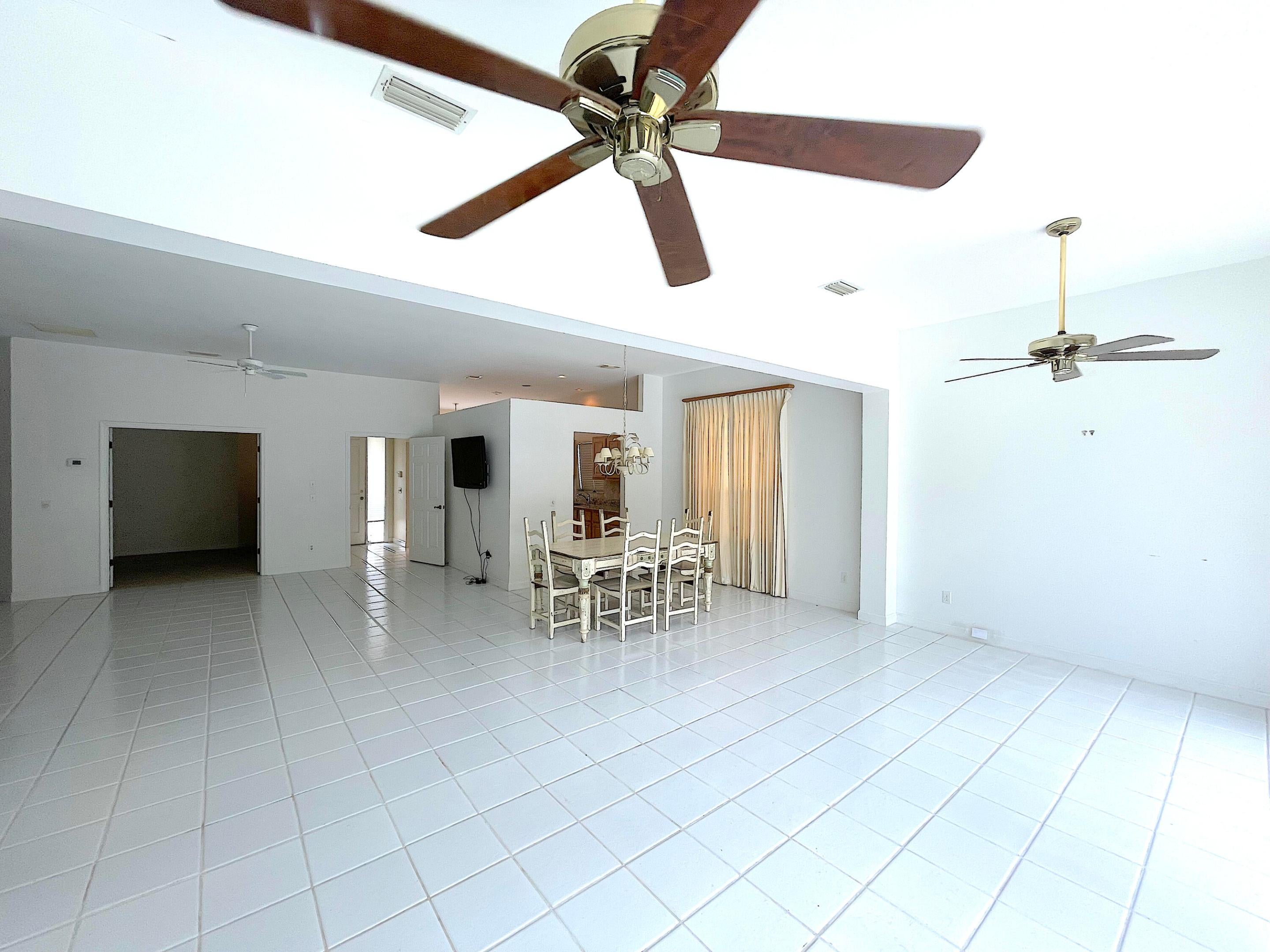 9437 POINCIANA Court