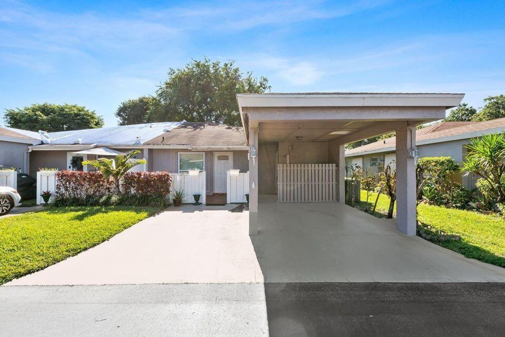 Photo of 6871 Moonlit Drive, Delray Beach, FL 33446 (MLS # R11131413)