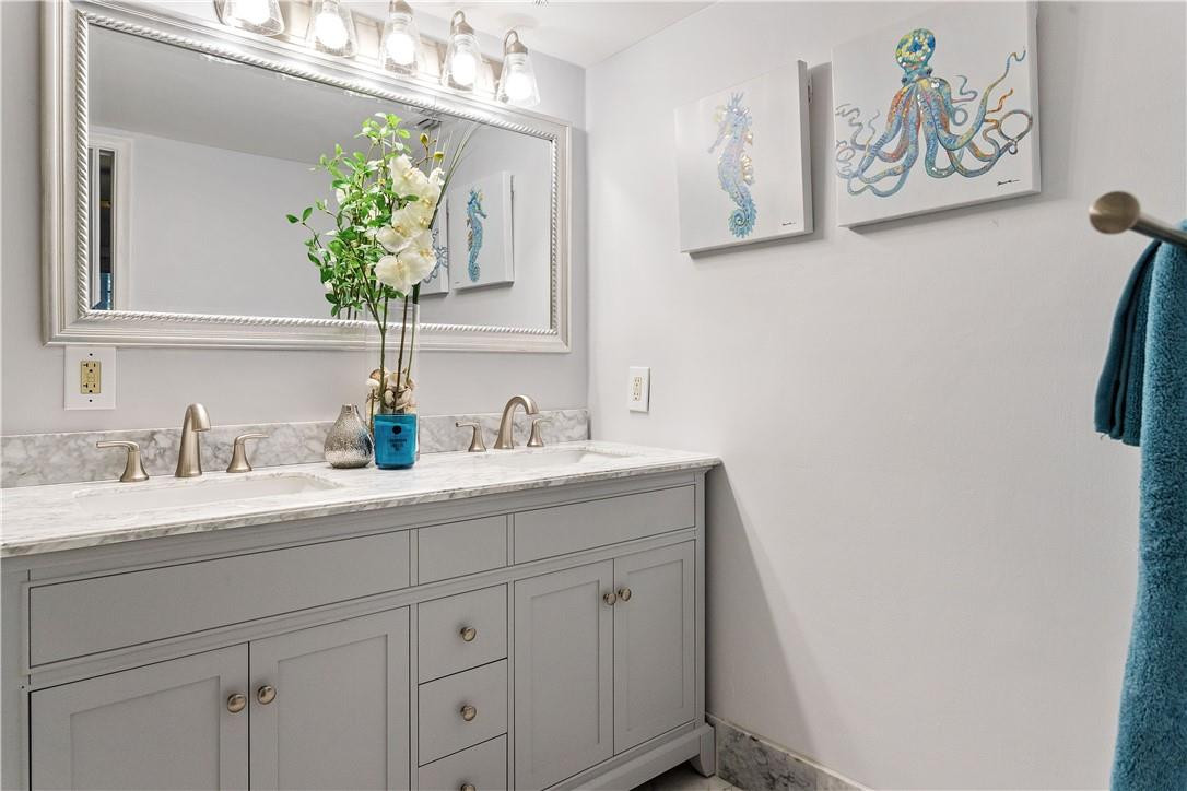 GRANADA VILLAGE - Residential