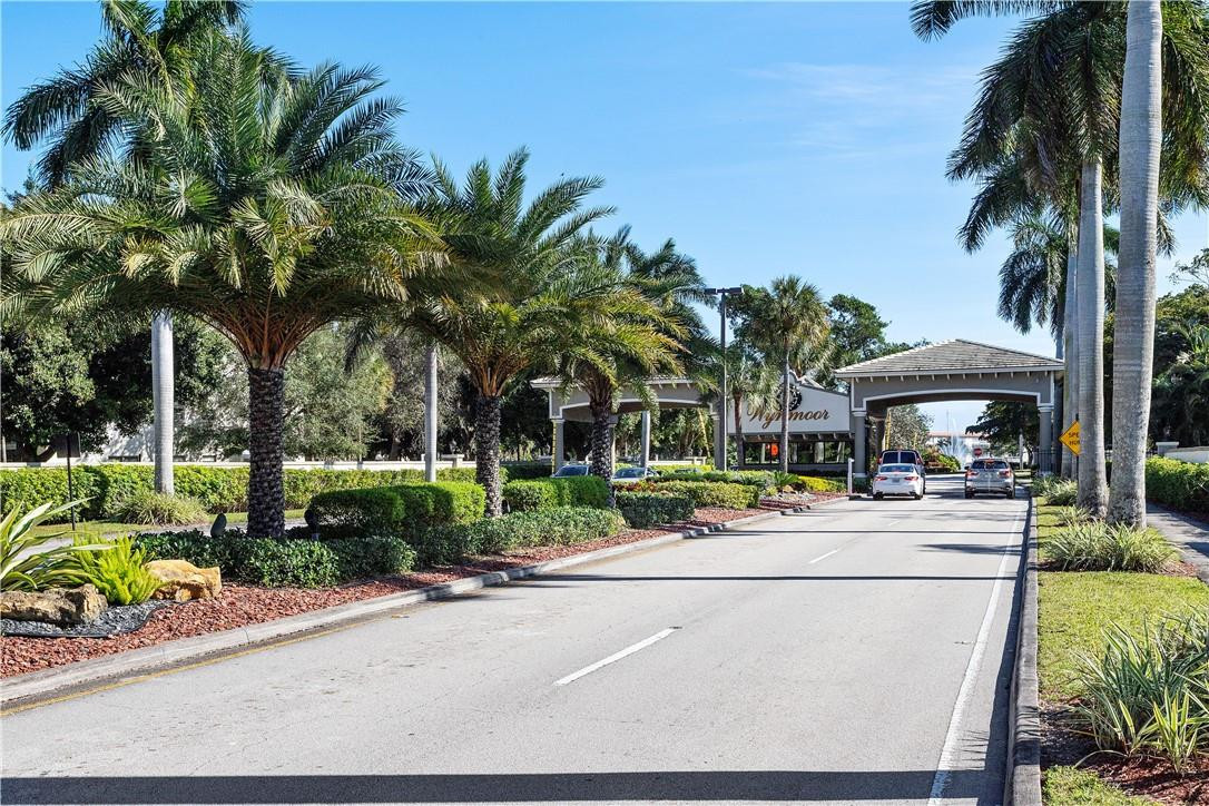 GRANADA VILLAGE - Residential