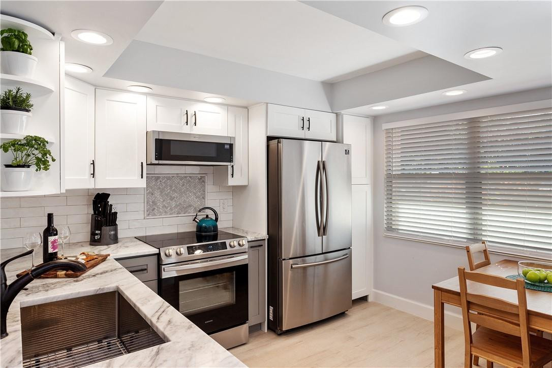 GRANADA VILLAGE - Residential