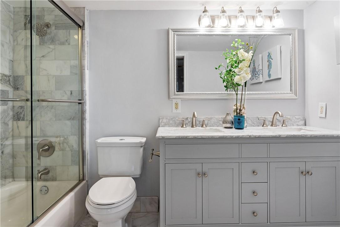 GRANADA VILLAGE - Residential