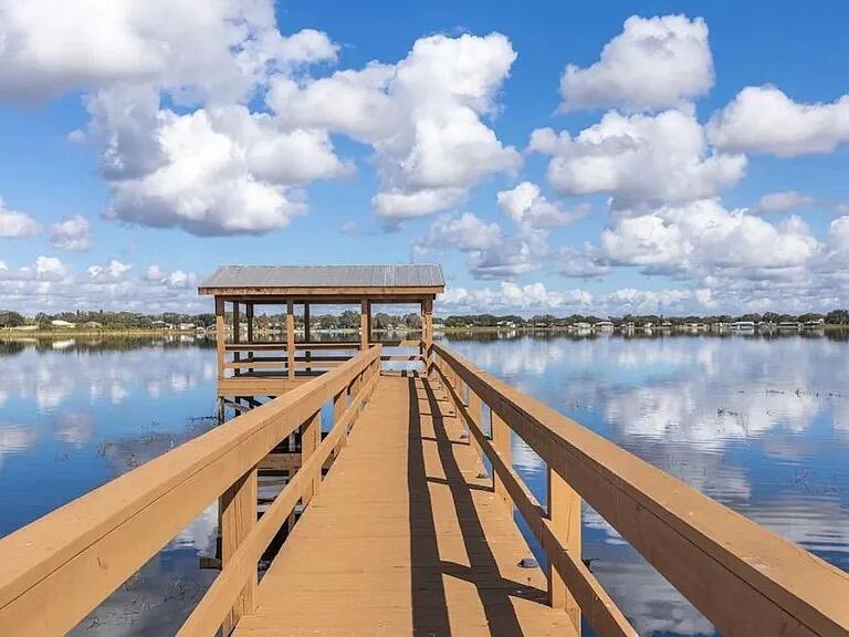 GRAND OAKS ON LAKE DAMON - Residential Lease