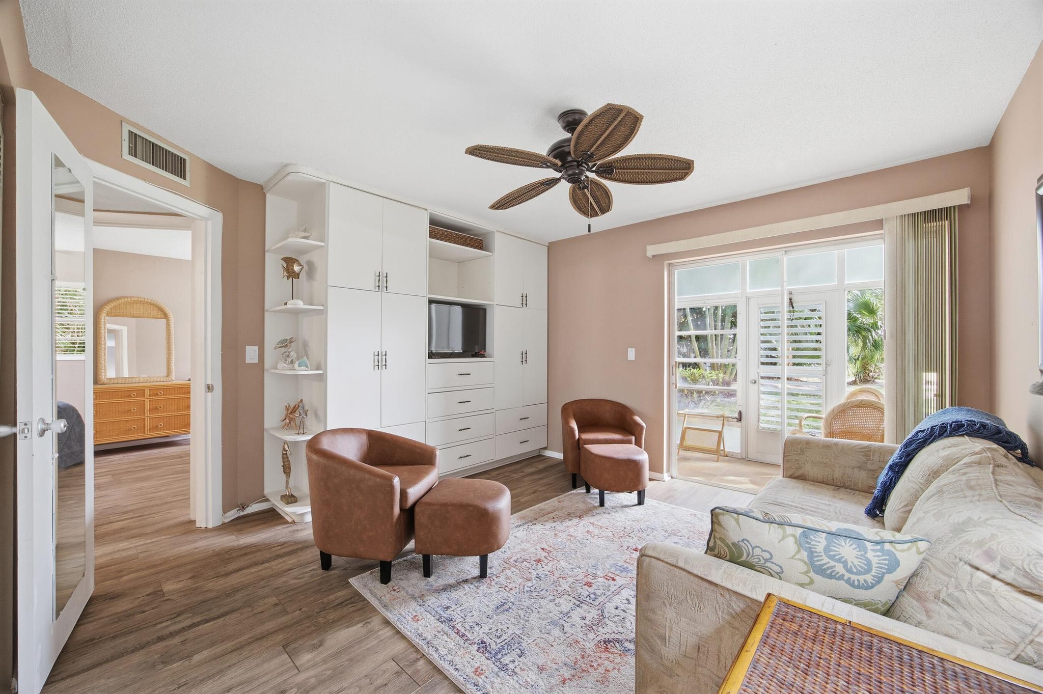 CEDAR POINTE CONDOMINIUM - Residential