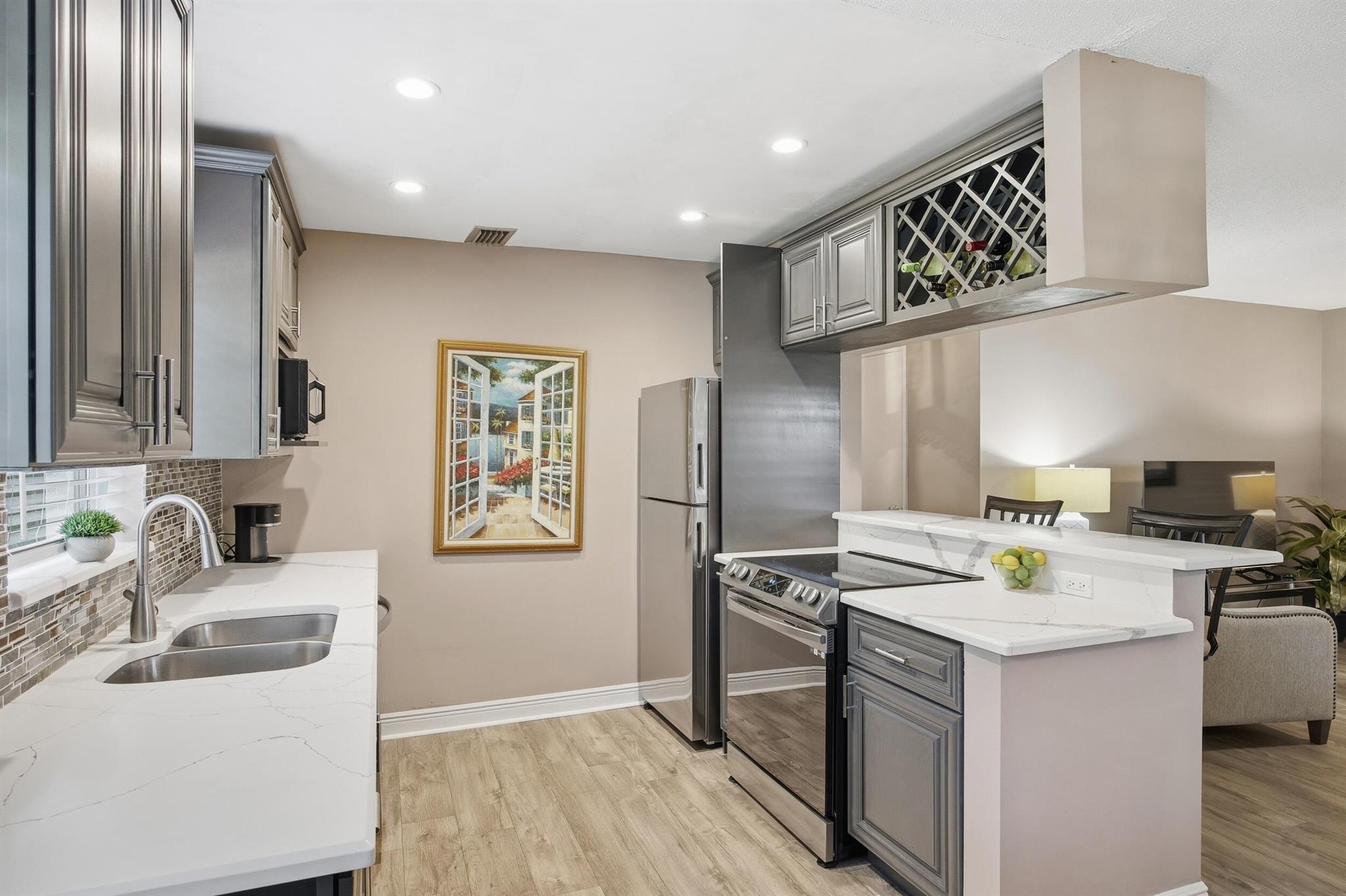 CEDAR POINTE CONDOMINIUM - Residential