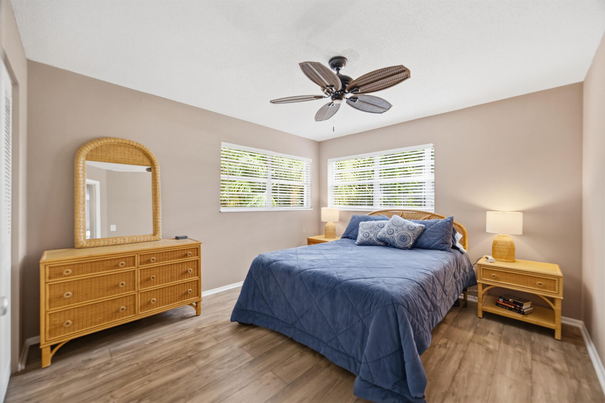 CEDAR POINTE CONDOMINIUM - Residential