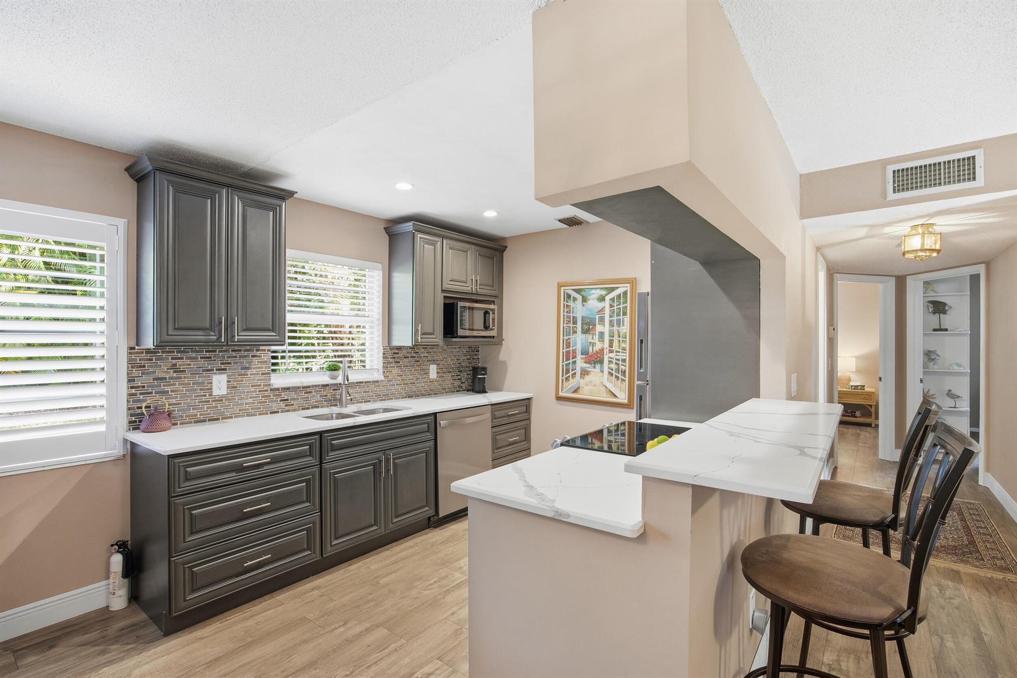 CEDAR POINTE CONDOMINIUM - Residential