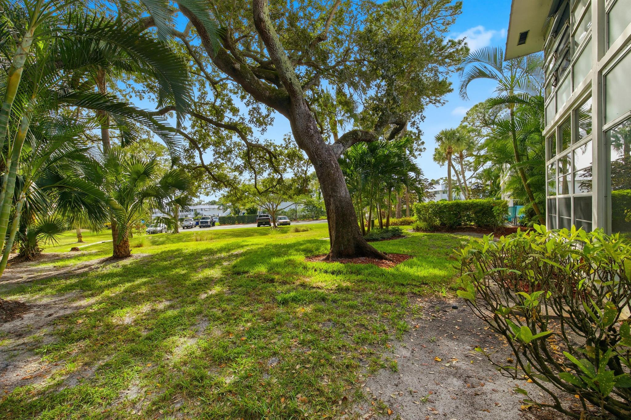 CEDAR POINTE CONDOMINIUM - Residential