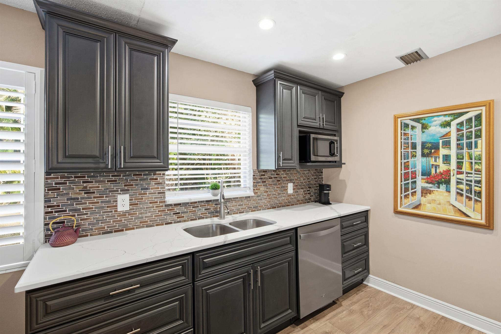 CEDAR POINTE CONDOMINIUM - Residential